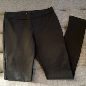 Sarah Pacini black stratight leg pull on pants.  Size 3